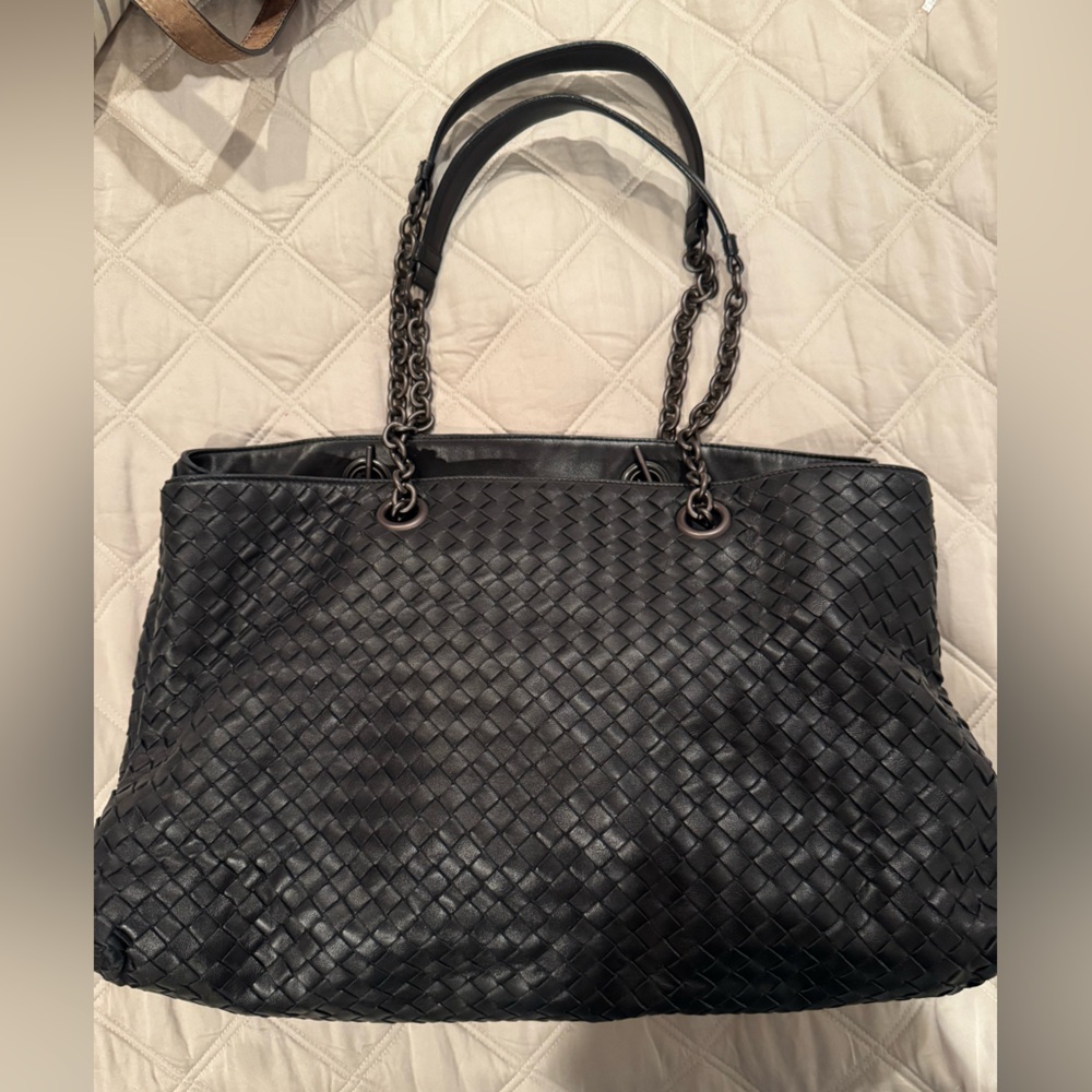 bottega veneta intrecciato duo shoulder bag in midnight